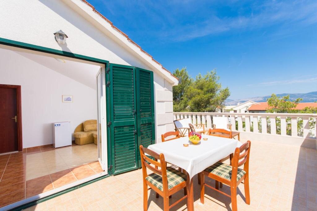 Terrace overlooking Slatine on the island of Ciovo